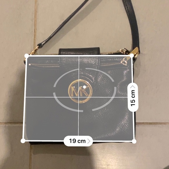 Authentic Michael Kors Double Zipper Crossbody - Picture 7 of 7